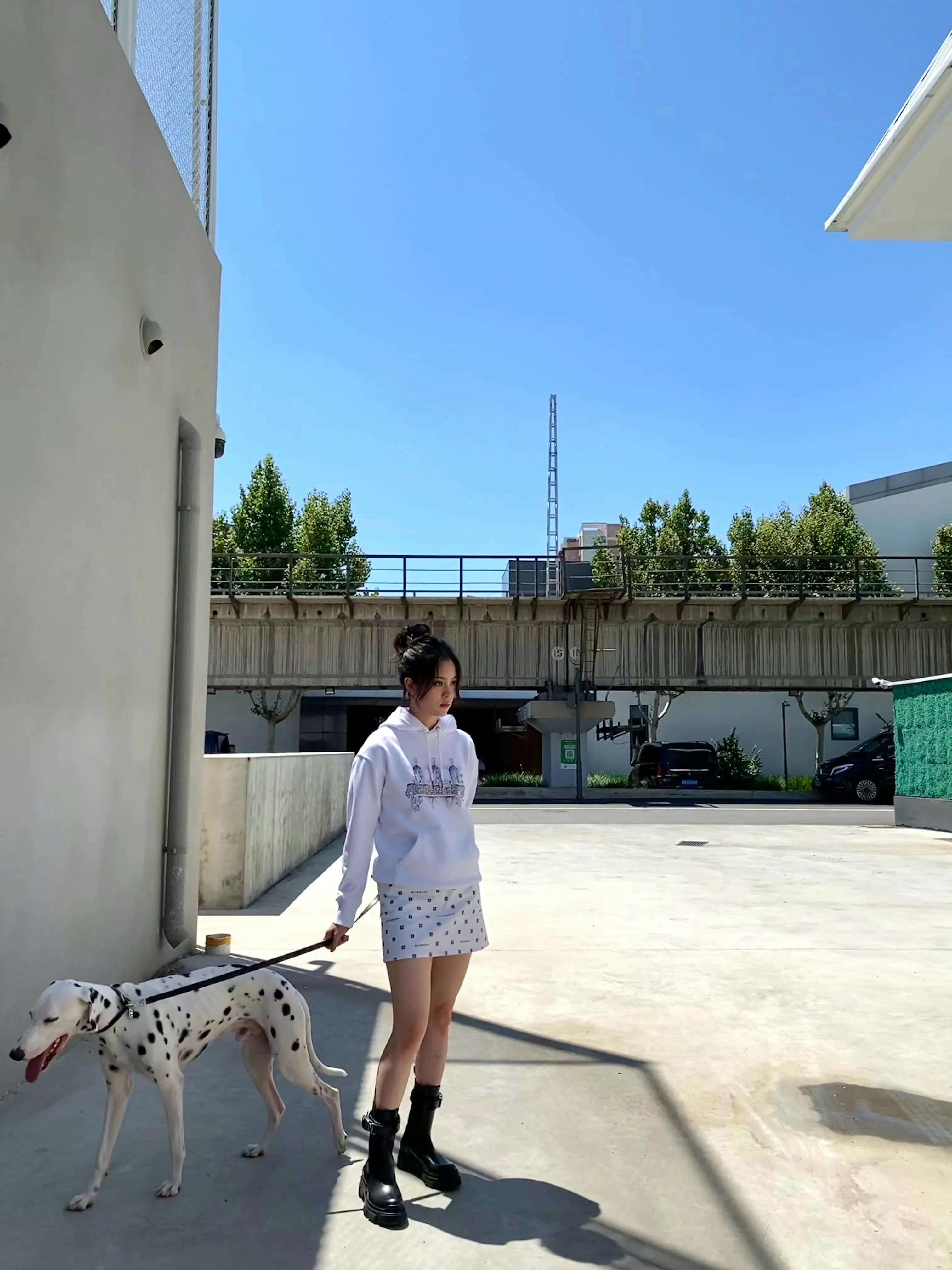 欧阳娜娜近期穿搭