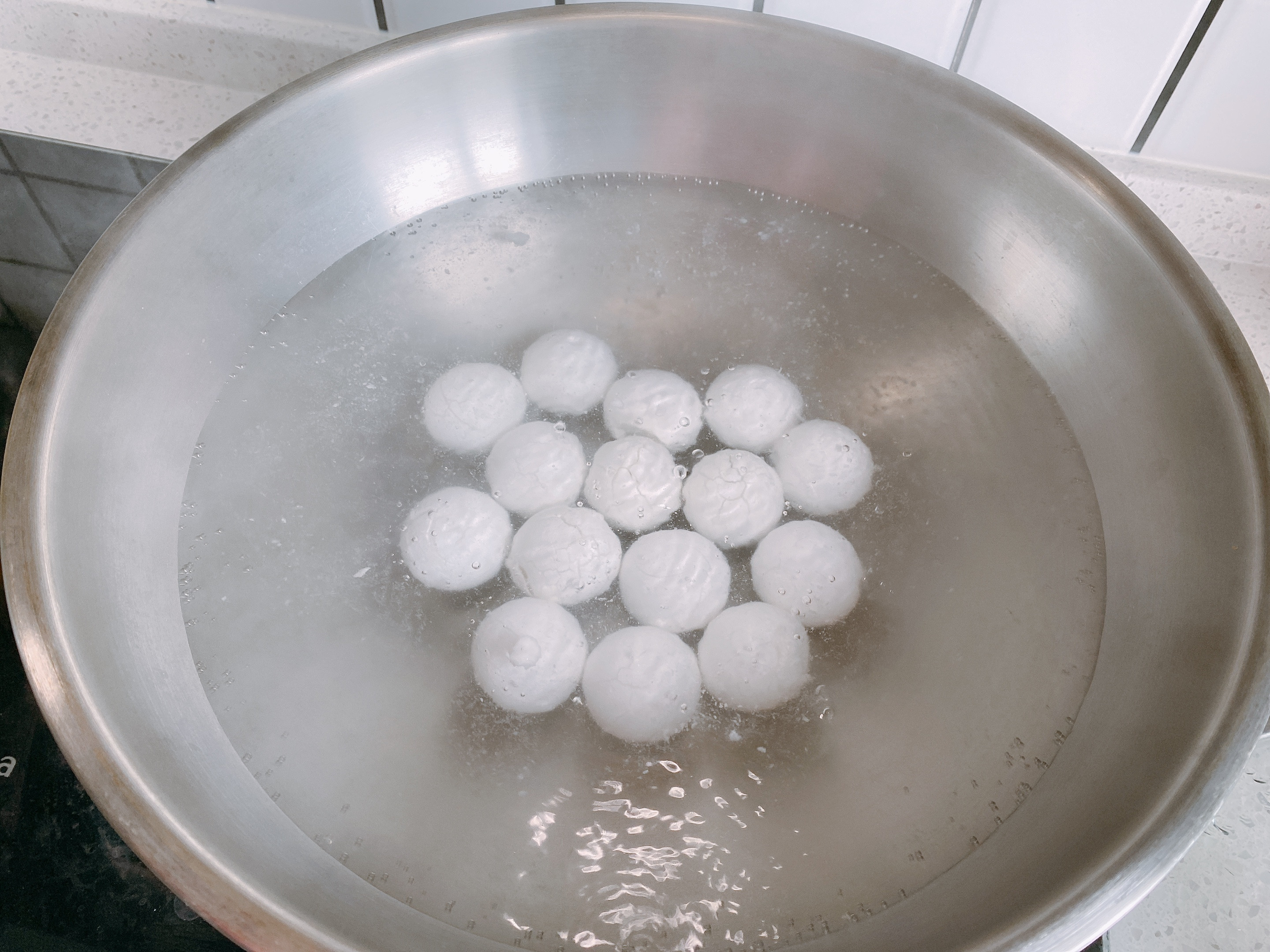 汤圆最好吃的做法，比水煮更香，比油炸更健康，不油不腻香甜软糯