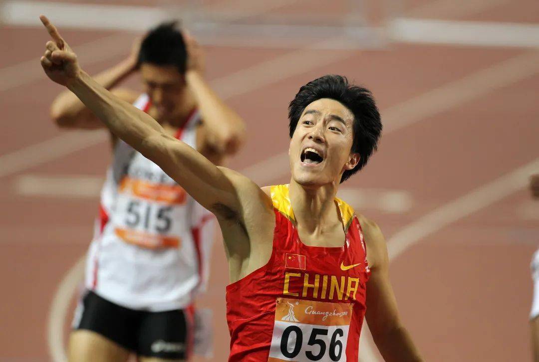 刘翔保持15年纪录被打破，橄榄球名将以12秒84夺冠，力压世界冠军