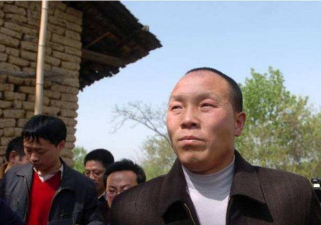 男子因杀妻被判15年，11年后“亡妻”突然回家，已和他人结婚生子