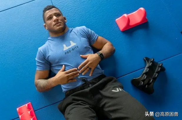 奇馬耶夫vs伯恩斯直播（這條“下狗”有點猛！UFC273奇馬耶夫的對手伯恩斯，是貧民窟傳奇）