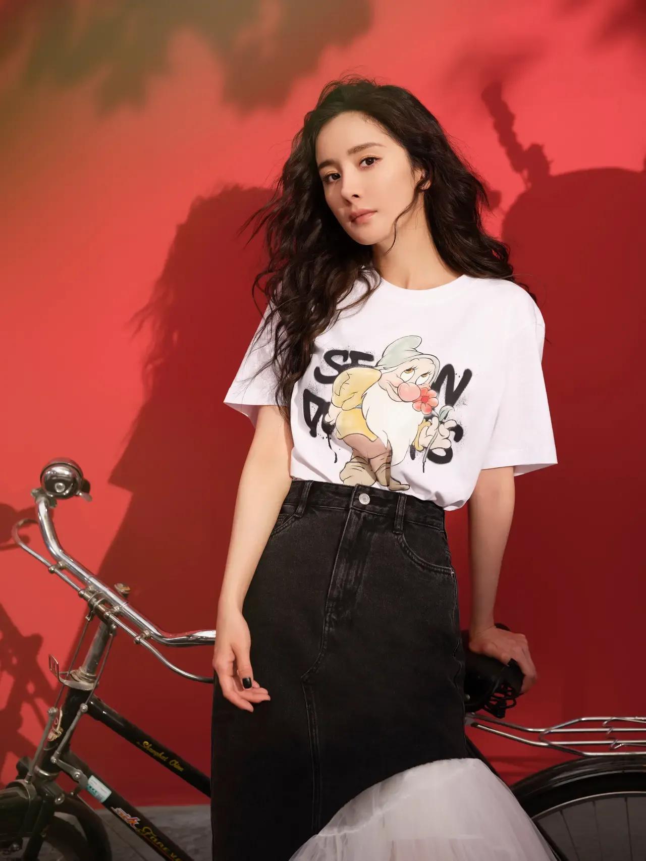 张天爱、杨幂杂志大片，清纯唯美，炫彩多姿