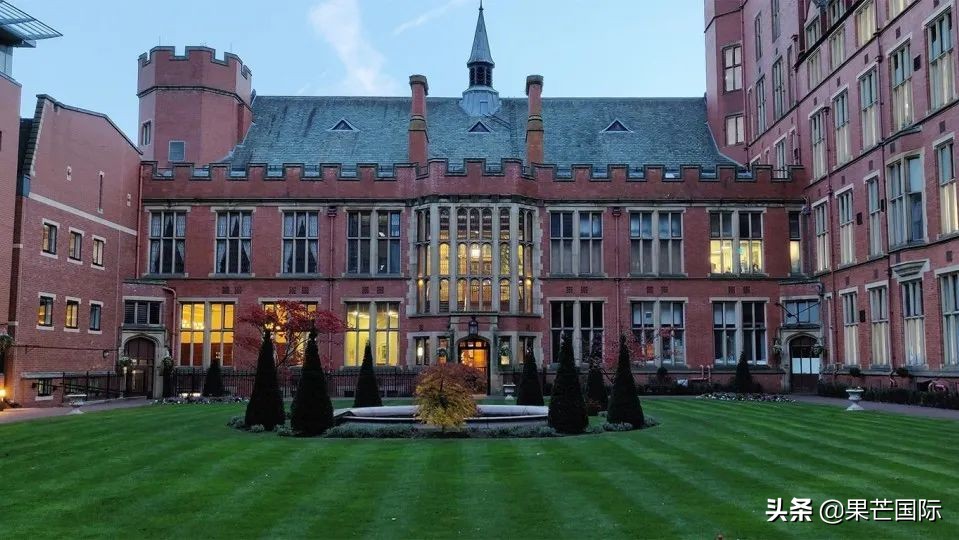 最新！英国院校多个热门专业即将截止申请