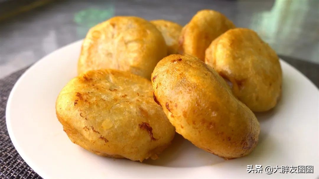 饼怎么做好吃（教你自制皮薄馅大的脆皮牛肉饼）