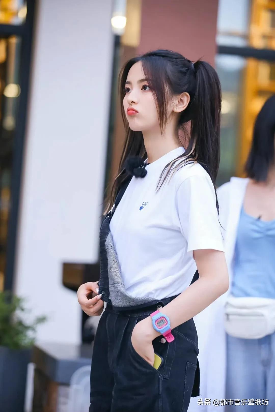 杨超越高清时尚穿搭美图壁纸