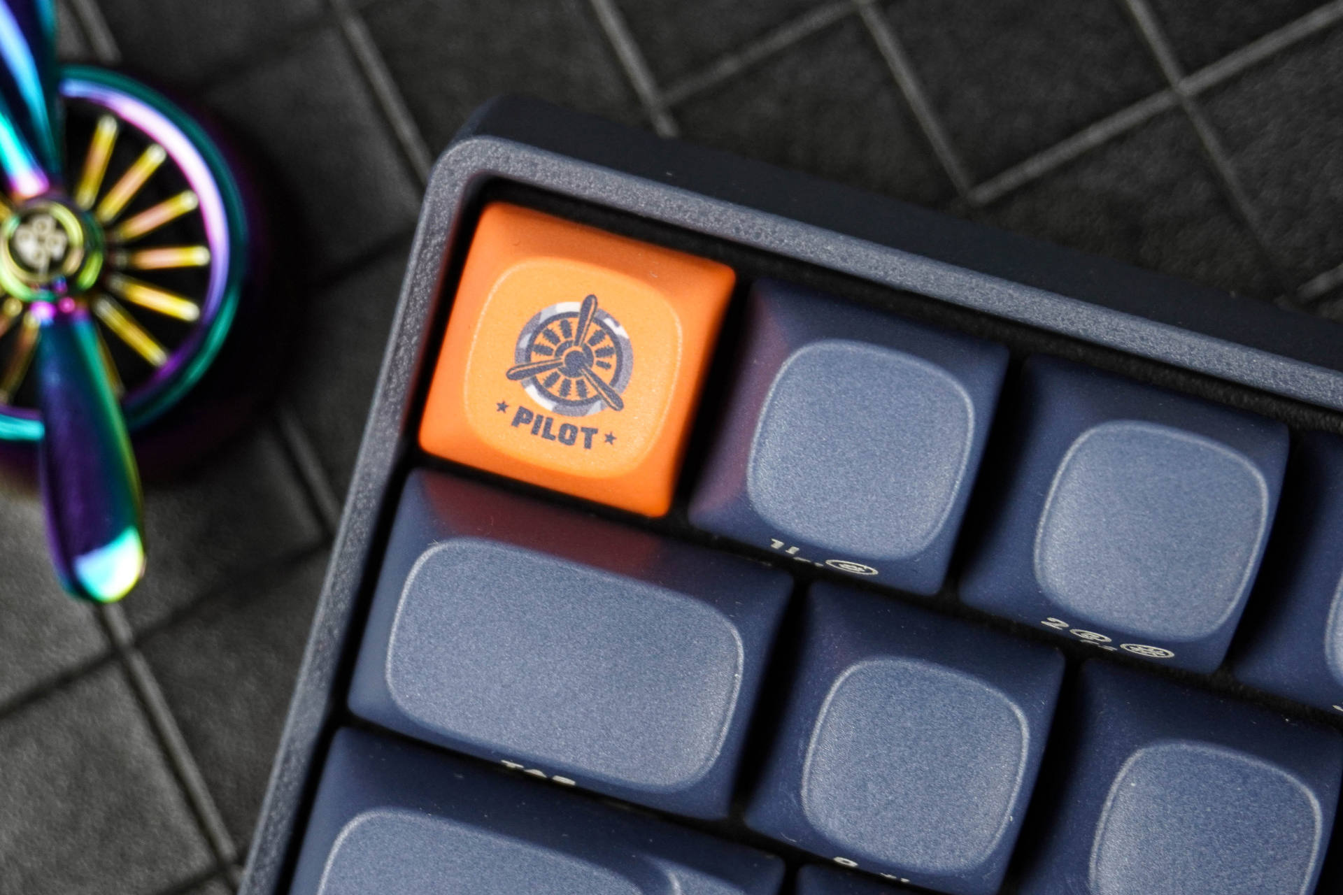 论颜值洛斐有话说！小翘新配色有点意思