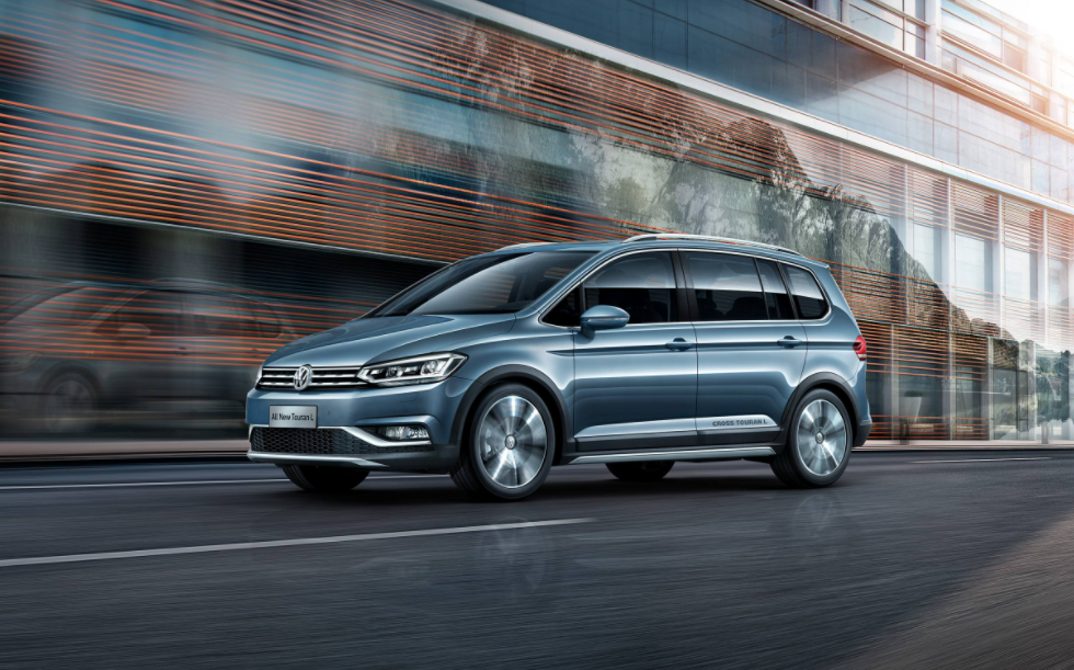 女的开什么车既实用又好看（女生开哪款车合适些）