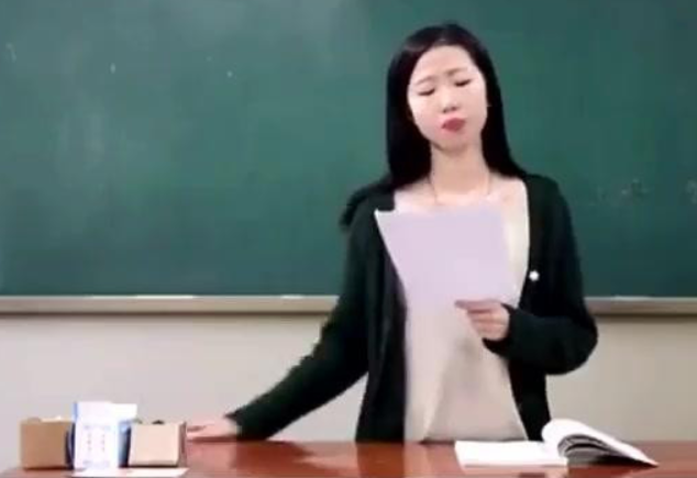 大学老师上课“花式点名”，为保出勤率绞尽脑汁，学生想逃课没门