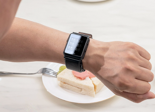 发布首款血压手表的不是华为，而是它