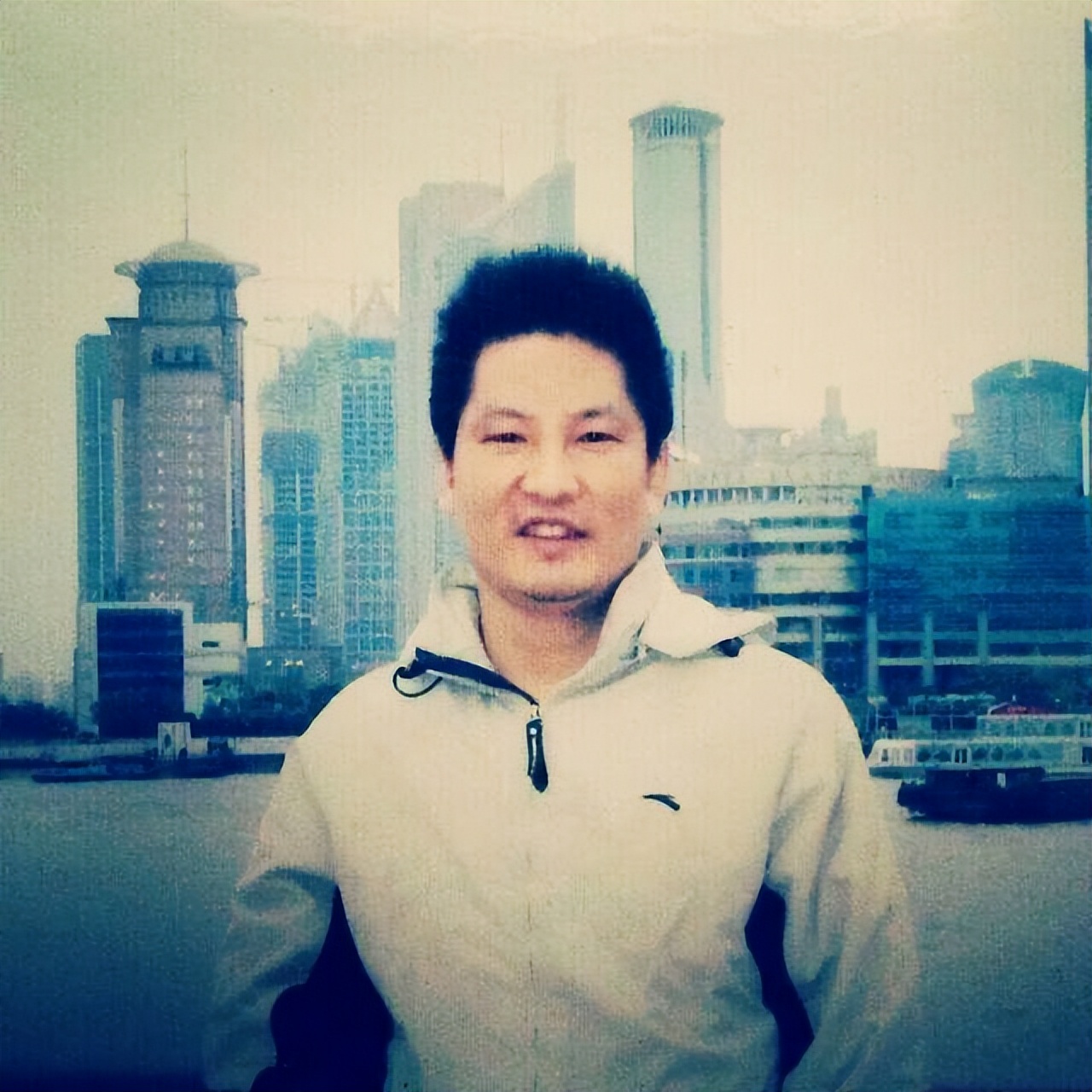 著名导演炮轰大S：你和具俊晔晒情侣鞋，会带坏青少年