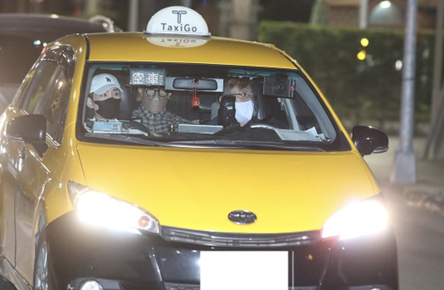 具俊晔隔离结束0点出关，坐车直奔大s家，小s模仿其唱跳迎新姐夫