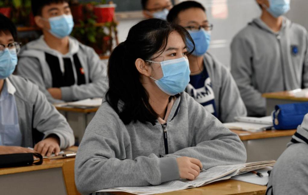 800分高考状元流浪街头，曾是“成功人士”，扔掉手机后全国溜达