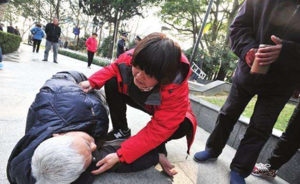 胖东来活该你火！武汉疫情捐款5000万，河南水灾老板亲自参与救援