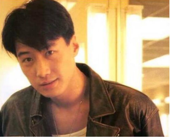 黎明：唱不过张学友，跳不过郭富城，碌碌无为的他凭啥被称为天王