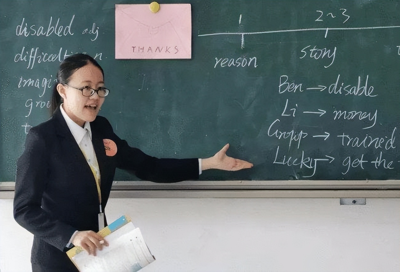 容易“毕业即失业”的4大专业，就读人数饱和，竞争发展没优势