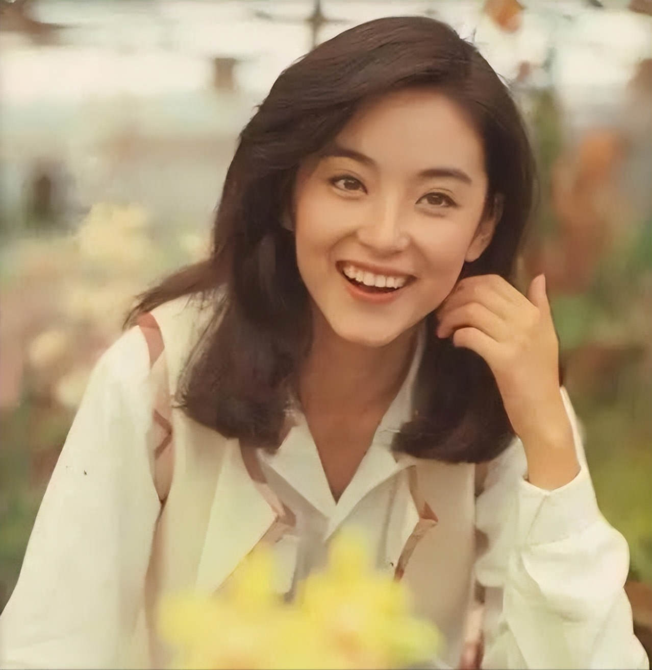 6位有"第一美"之称的女星:陈红似油画,林青霞关之琳难分高下