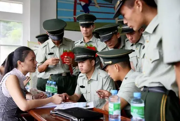 “谁给你的勇气”？公务员晒“辞职信”后，让体制内的人羡慕不已