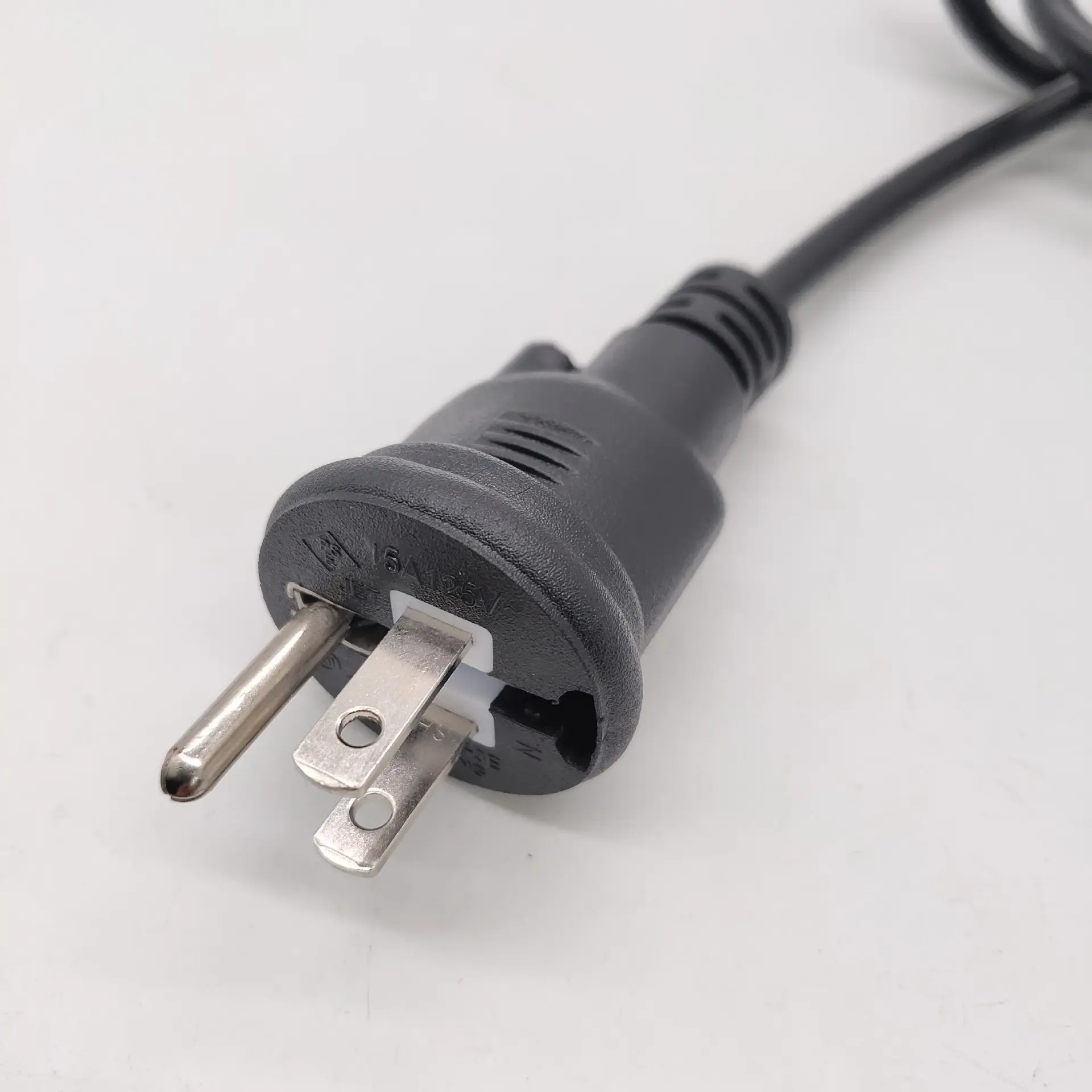 科普:不同国家的插脚规格有何不同