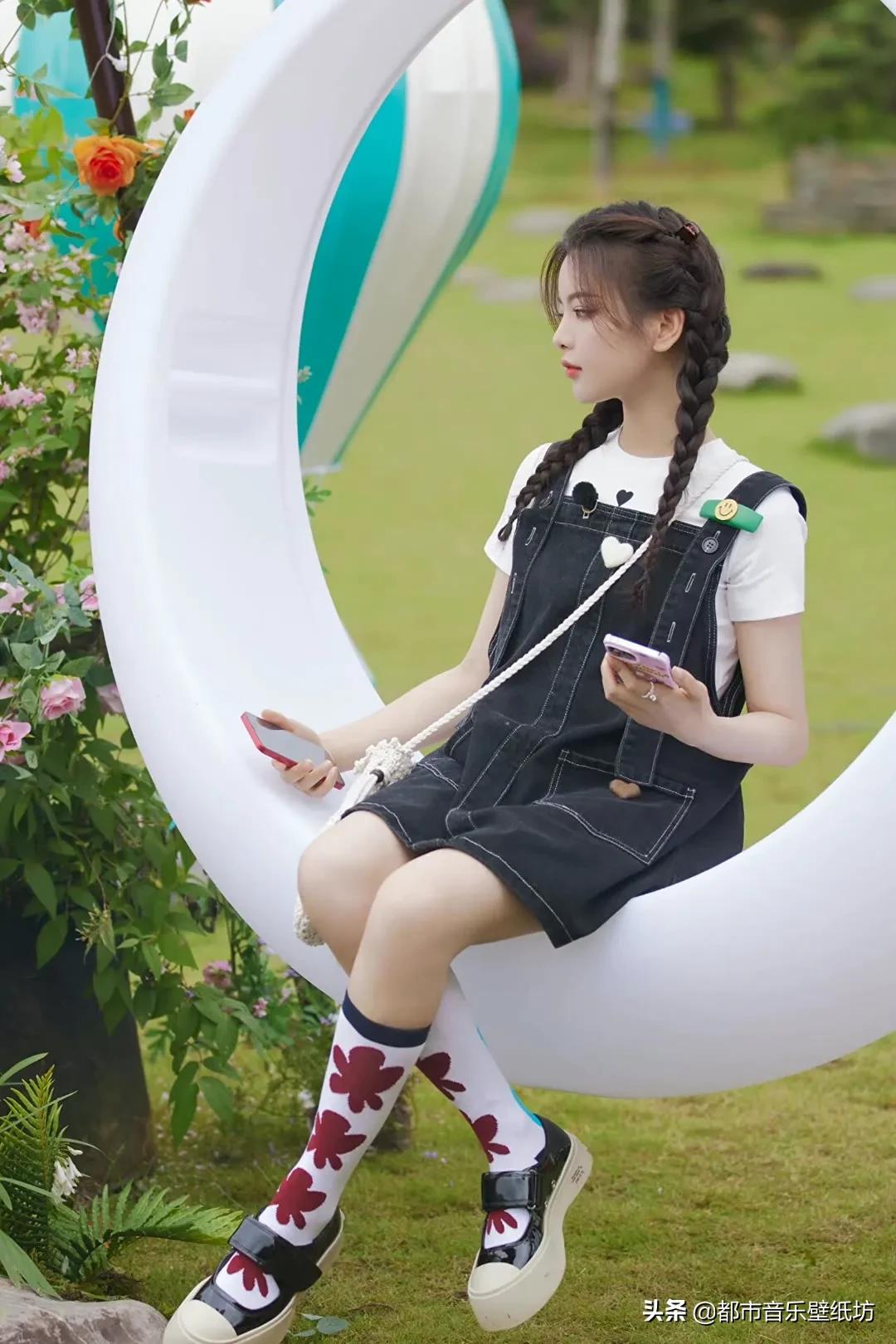 杨超越高清时尚穿搭美图壁纸