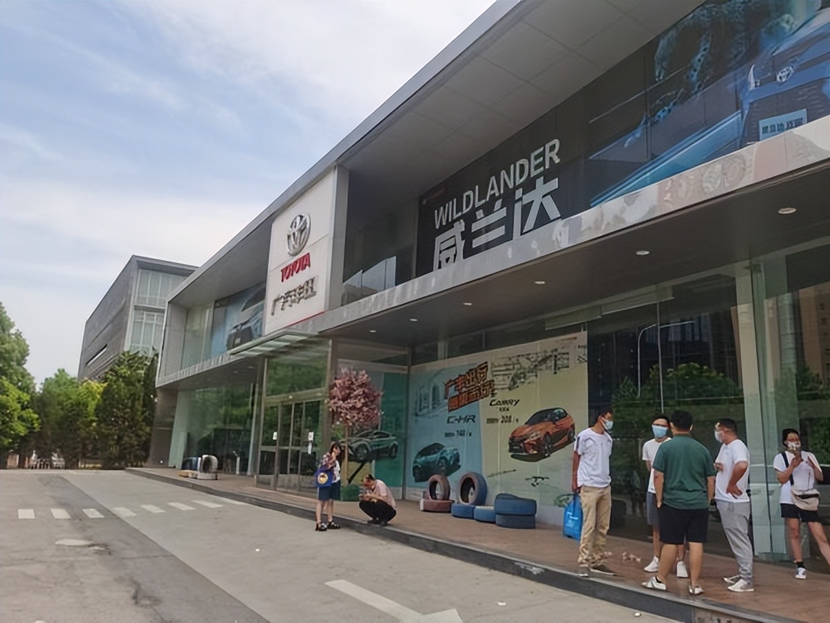 郑州一4S店“闭店跑路”消费者新车无法上牌？警方介入调查