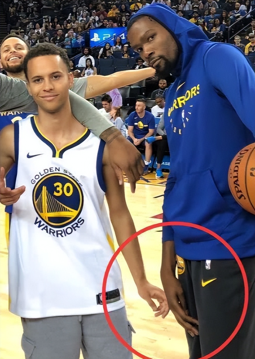 为什么nba球员跟腱那么明显(普通人为何打不了NBA？看了艾弗森手掌 字母哥跟腱 你就懂)