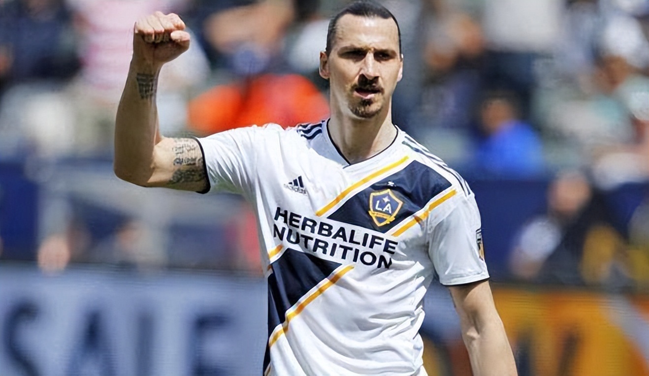 足球大师伊布和苏亚雷斯选谁(21世纪进球最多的五大前锋,c罗梅西稳居