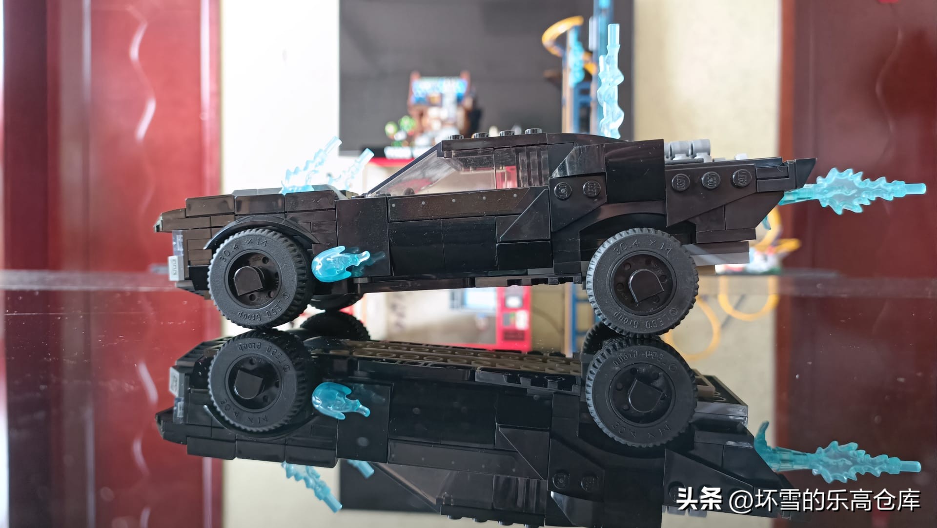 乐高超级英雄赛车(蝙蝠侠与企鹅人激情对射:乐高76181蝙蝠车测评)