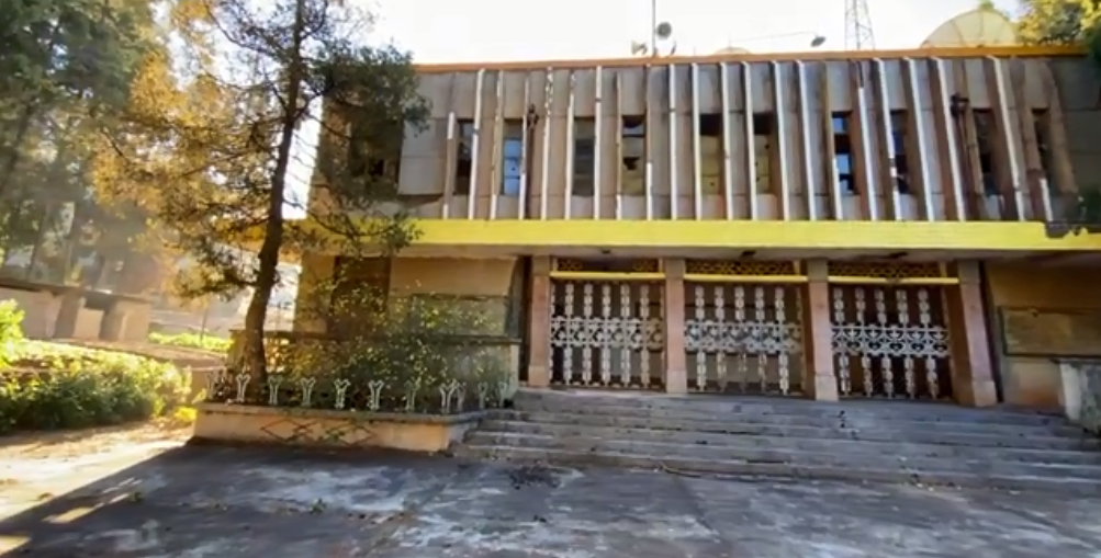 云南武定矿场遗址，城墙砖建房坚固又牢实，环境优美却无人居住