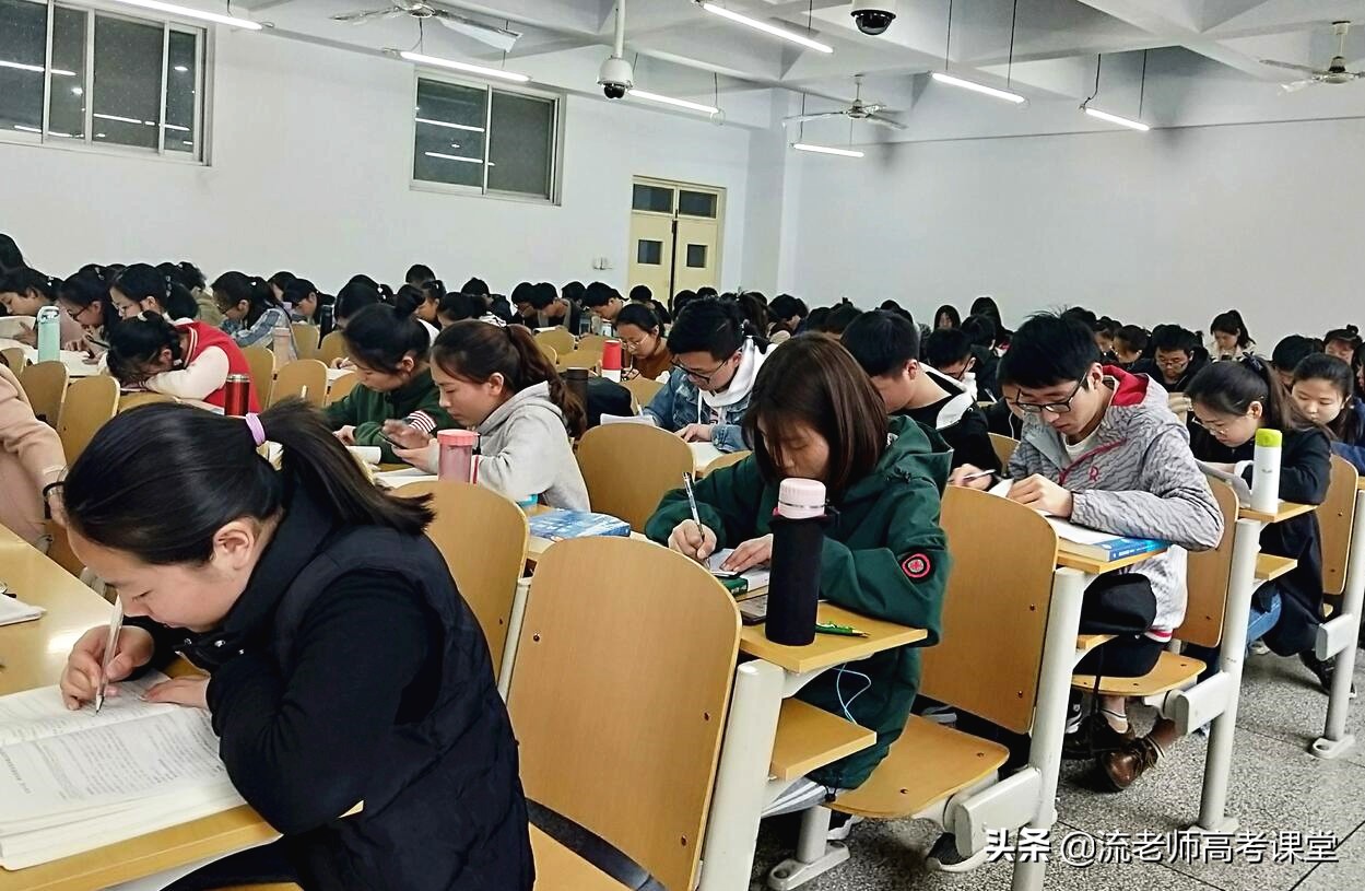 越努力越幸运，普通二本医学院校，9名临床医学生考上北大研究生