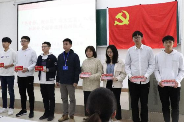 大学生专业不同，适合考取的公务员也差别明显，大学生要有数