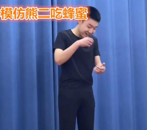 川传艺考火了，考生才艺展示“各显神通”，跳花绳堪称绝绝子