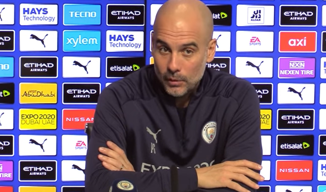 所有队长将佩戴蓝黄配色的袖标（英超：曼城VS曼联，瓜迪奥拉赛前发言矛盾直指英足总，曼城危险？）