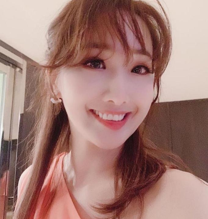 40岁朱俐靜因癌症离世，家人发布讣告，全家正处于悲伤情绪中