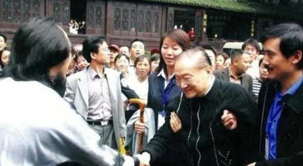 《笑傲江湖》播出后，金庸3次被拒绝上青城山，青城派掌门人说：