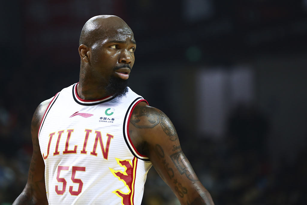 张楠cba个人资料（CBA史上十大赛季铁人盘点 本赛季累成狗的琼斯仅排第十）-趣拿体育