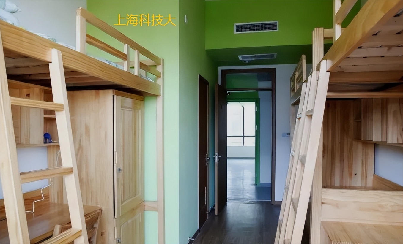 国内大学宿舍都长啥样？厦大不愧为“海景房”，吹着晚风看星星