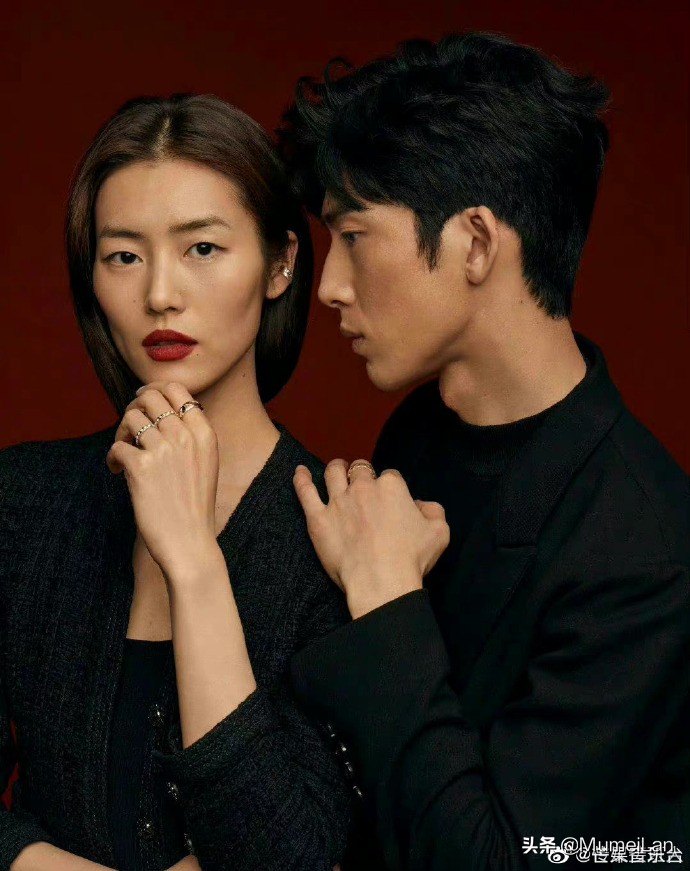 刘雯曾发过与井柏然双人广告牌合照