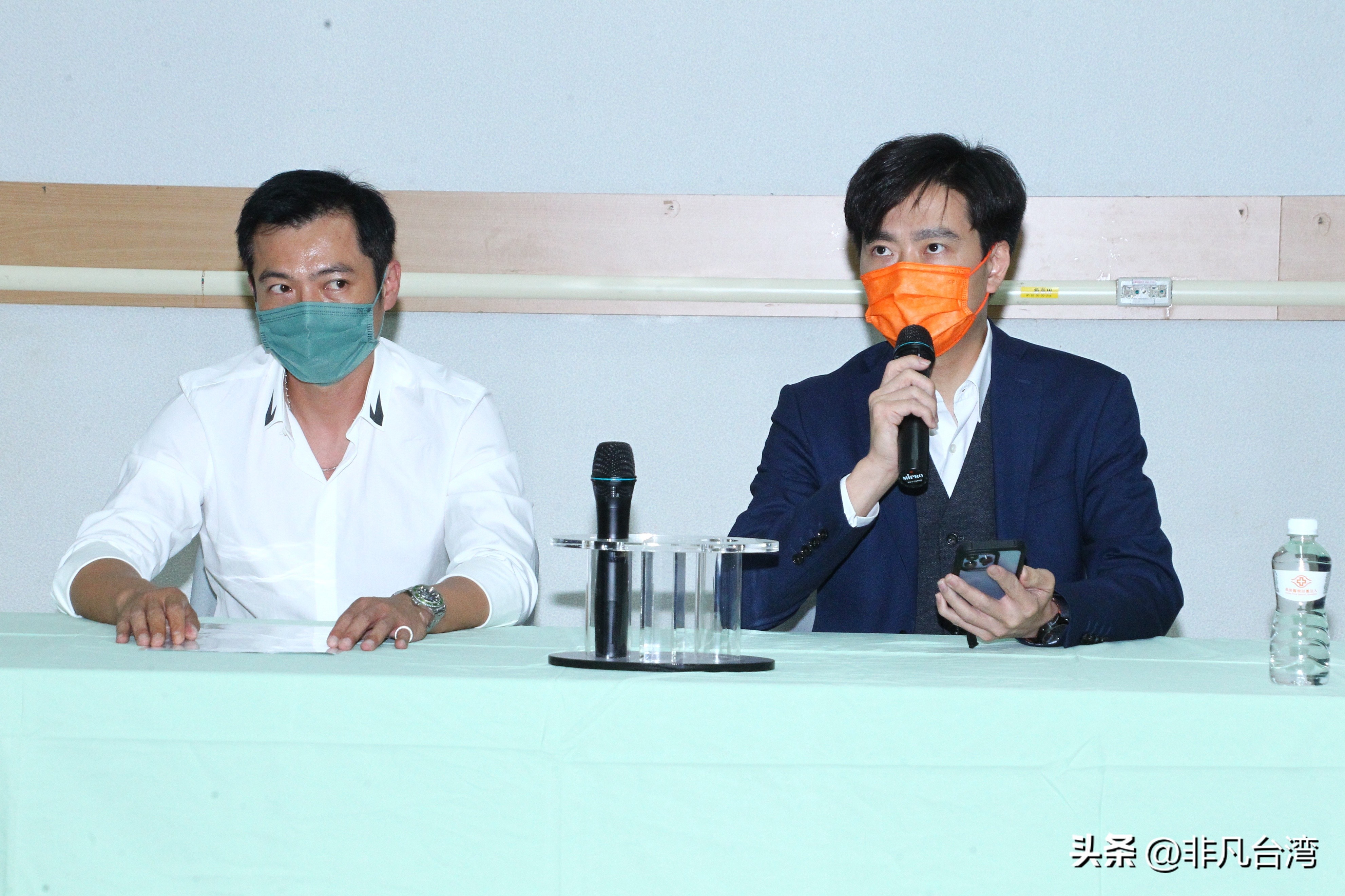 林志颖弟弟和经纪人说明病情记者会