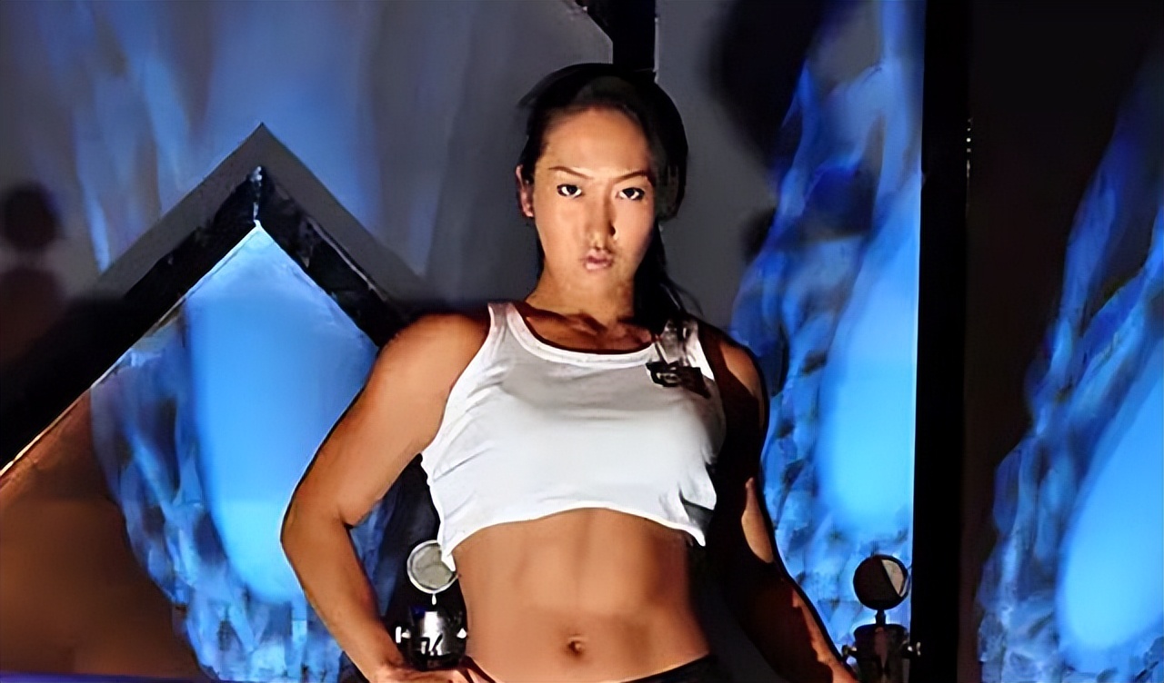 中国体坛健美冠军女神:37岁仍身材完美,嫁二婚法国富豪前妻祝福