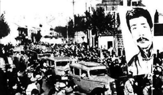 鲁迅首次到北大上课，学生们大笑不止，15分钟后教室里鸦雀无声