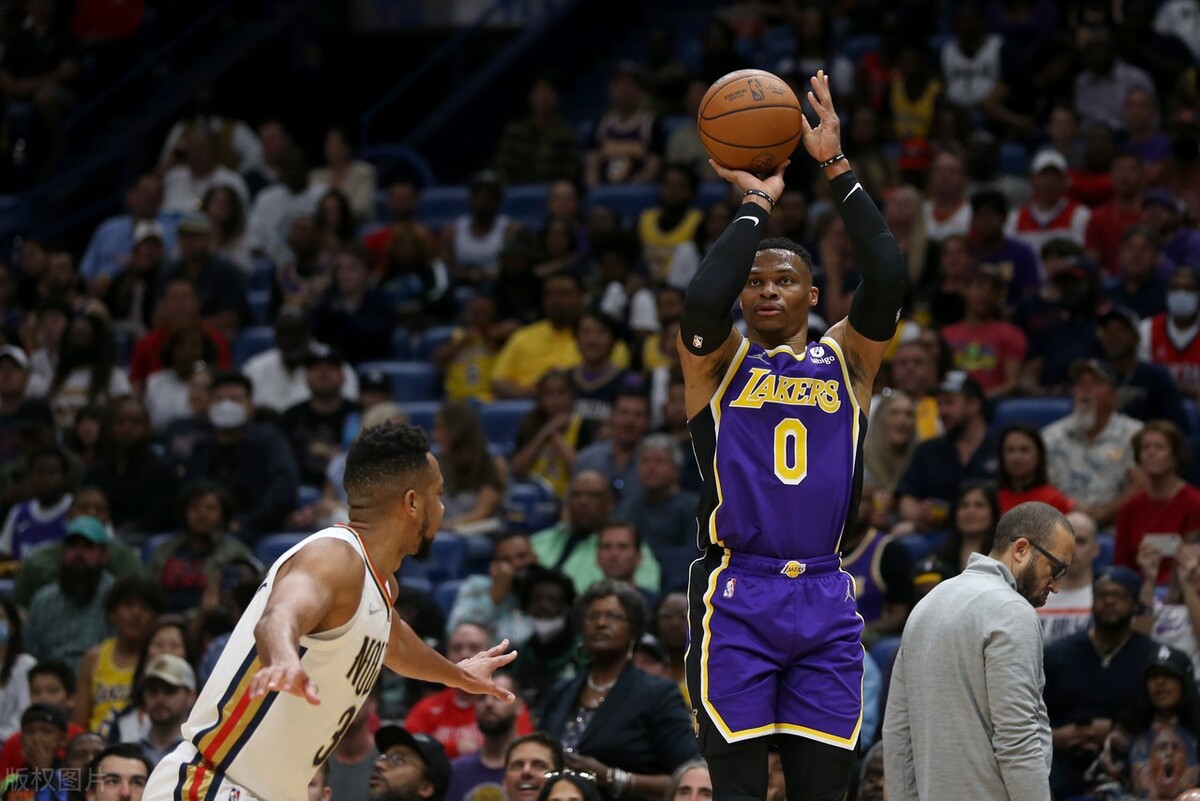 为什么nba湖人（从NBA夺冠热门到掉出西部前10，3点分析原因，湖人为何这么差劲）