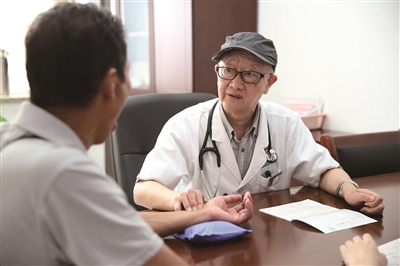 唐蜀华唐蜀华,男,主任医师,江苏省中医院中医心血管病专家,主任中医师