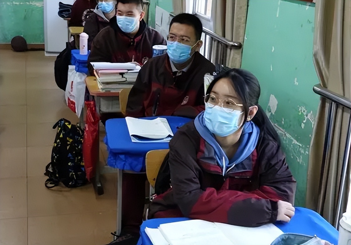 福建体育学科题型分值(中考生迎来好消息，多地调整中考体育项目，担心的家长能松口气了)