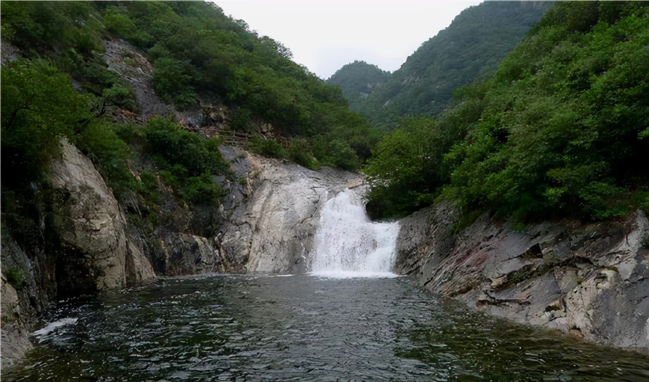 河南最美的三个瀑布群，分列南北两大山脉，其中两个是驴友的最爱