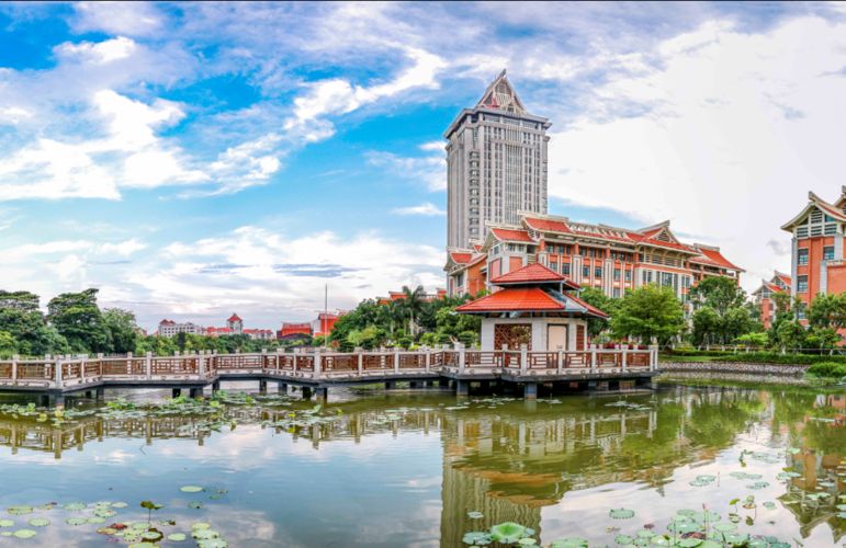 集美大学学费,集美大学诚毅学院学费