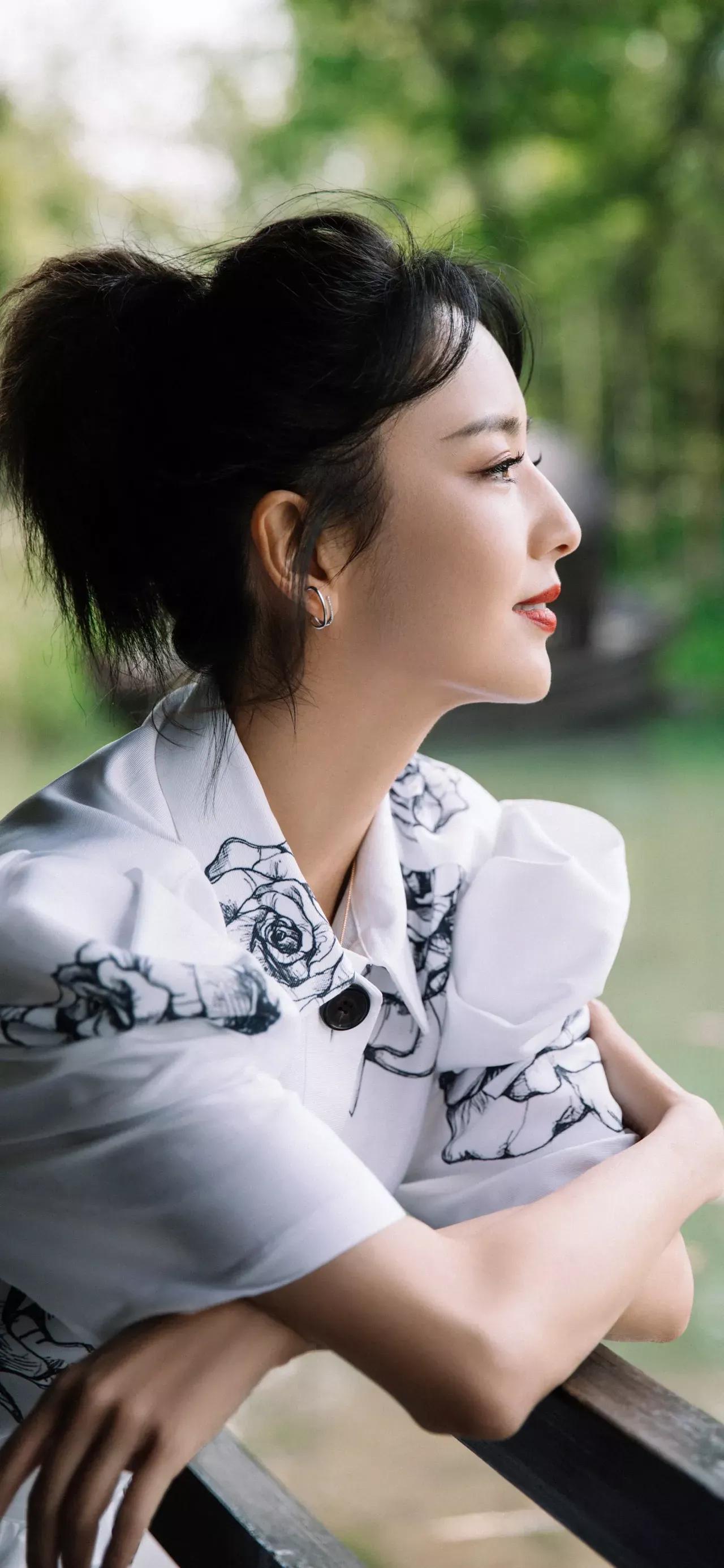 佟丽娅：气质优雅，温婉大方，甜美可人