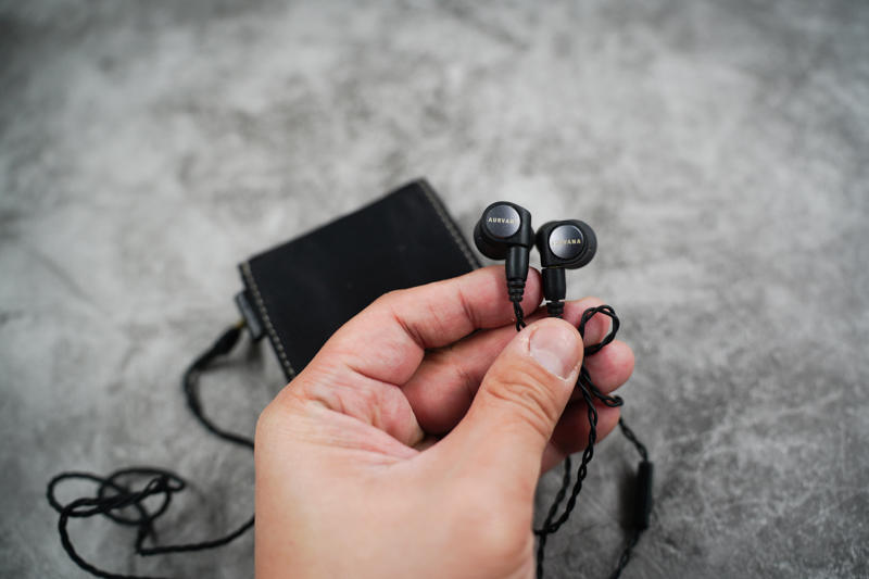 性能外翻的项圈蓝牙：创新Aurvana Trio Wireless评测