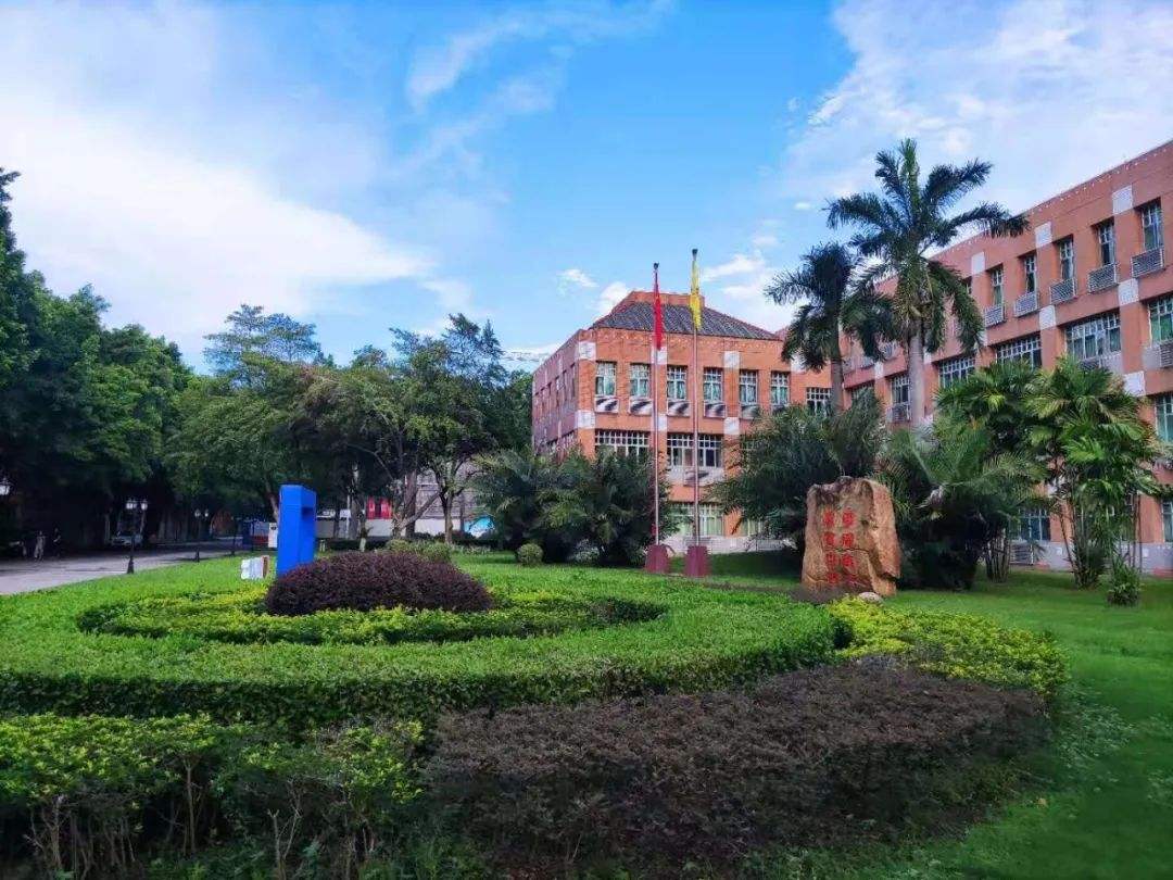 广东省第二梯队两所特色高校：南方医科大学，广东外语外贸大学