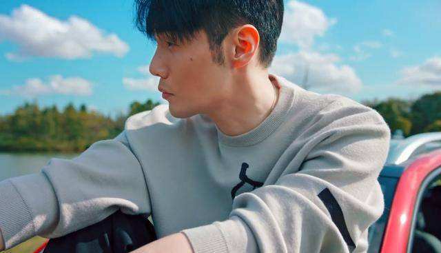 高考第一天，盘点那些花了3年才考上大学的明星，他们依然闪耀