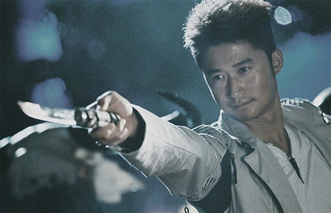 战狼1主演名单("战狼硬汉"吴京纵横影坛20余年,主演电影票房数据总汇)